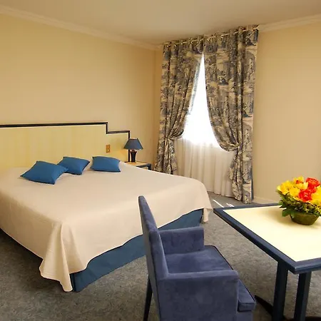 Hotel Du Golf - Domaine De La Valdaine 3*